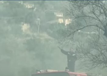 Zjarr i madh në Finiq, rrezikohen shtëpi në fshatin Livinë