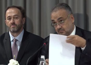 Avokatët grekë mbërrijnë në Shqipëri për Belerin: Po shkelen të drejtat e njeriut, nuk ka rrezik për t’u arratisur. Të transportohet në Himarë për betimin