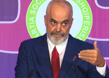 Emrat/ Rama zyrtarizon ministrat e rinj