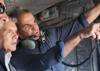 Mitsotakis në zonat e katastrofës, premton ndihmë për banorët