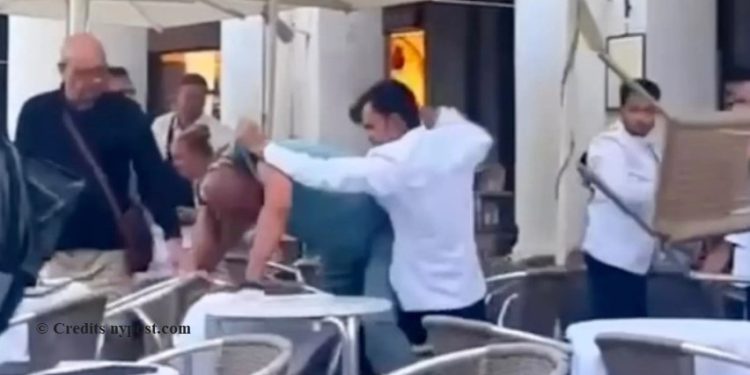 Grushte e shkelma në mes të restorantit, kamarierët përleshen me klientët (VIDEO)