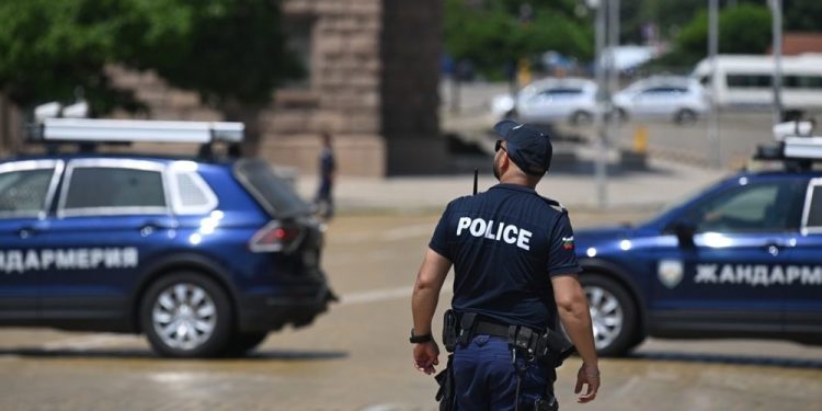 Një shqiptar në rrjetin e drejtuar nga greku për të çuar armë te rusët (Emri)