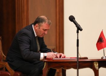 Prangat në familjen Berisha, kush janë prokurorët që hodhën firmat