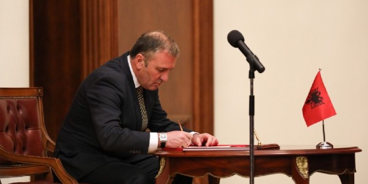 Prangat në familjen Berisha, kush janë prokurorët që hodhën firmat