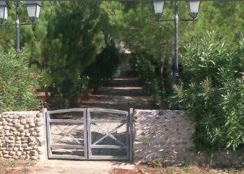 Policia sekuestron vilën e dhëndrit të Berishës në Gjirin e Lalzit