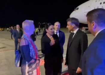 Mbërrin në Shqipëri presidenti i Francës, Emmanuel Macron