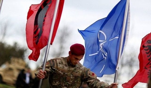 Shqipëria çon 6 ushtarë në Irak