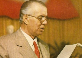 Ditari i Enver Hoxhës: Izraeli dhe Jordania, janë dy kobure të amerikanëve dhe anglezëve, në drejtim të popujve arabë, dy provokatorë, dy qen roje