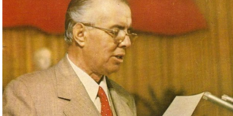 Ditari i Enver Hoxhës: Izraeli dhe Jordania, janë dy kobure të amerikanëve dhe anglezëve, në drejtim të popujve arabë, dy provokatorë, dy qen roje