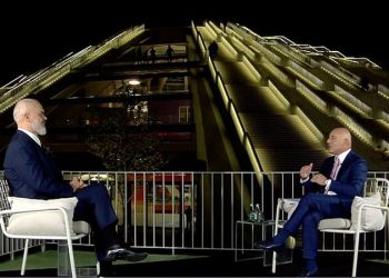 Rama: Nuk e dija që Albin Kurti do të vinte në stadium