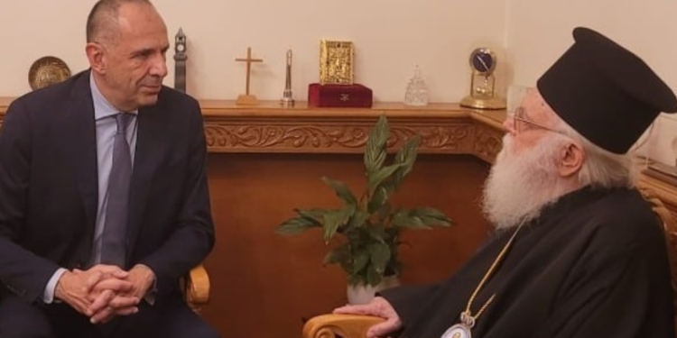 Ministri i Jashtëm grek takon Janullatosin: Ke bërë punë të madhe me ortodoksët, vazhdo me të njëjtin zell