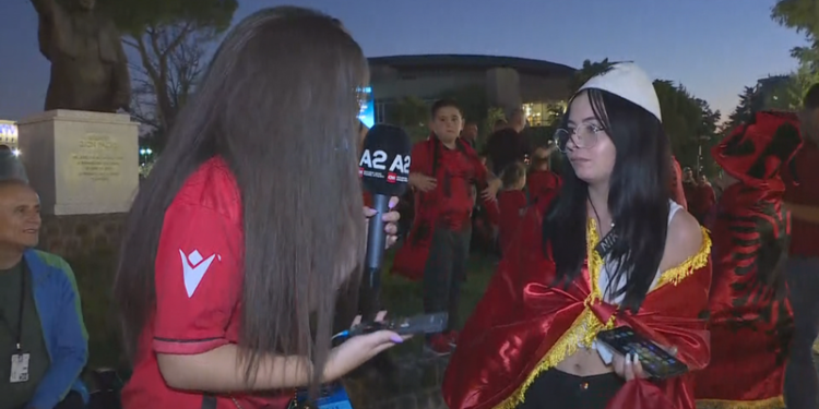 Pazaret e FSHF/ Vajza nga Korça tregon shifrën e çmendur për një biletë në stadium