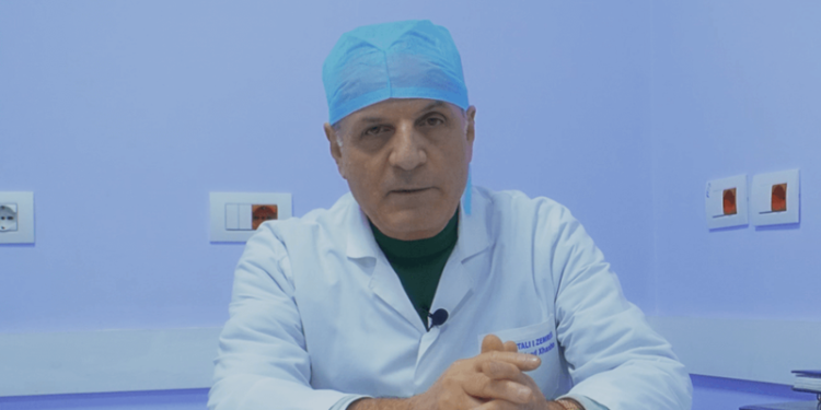 I mori mjekut 45 mijë euro nga banesa, në pranga një tjetër pastruese