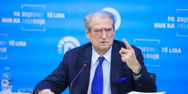 Prangat në familje, zbardhen akuzat për Sali Berishën