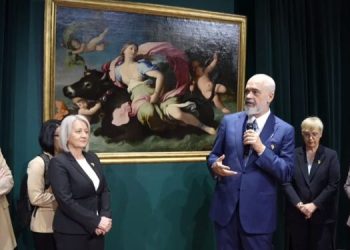 “Edi, je i çmendur?”/ Pritja e pazakontë e Ramës për miqtë nga Europa