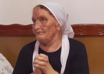 "Njëri më goditi nga pas, e kafshova dhe më lëshoi", e moshuara rrëfen tmerrin nga grabitësit