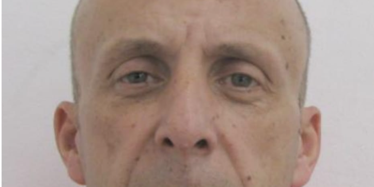 “Flakë në det”, ky është shefi i arrestuar i komisariatit për lidhje me grupin kriminal