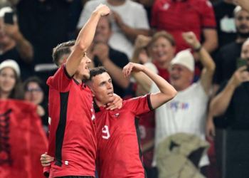 3 golat që bënë historinë në Air Albania (VIDEO)