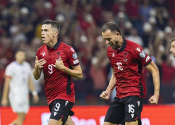 “Ylli që doli nga hiçi”! Media gjermane ngre në qiell të shtatë Jasir Asanin