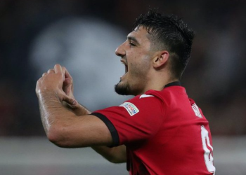 Gazetari sqaron “misterin”: Ja pse Broja iku në Londër, dhe biseda “tetë a tetë” me Sylvinhon