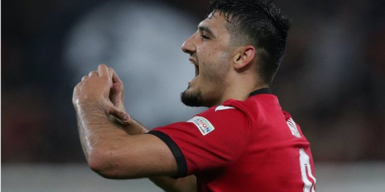 Gazetari sqaron “misterin”: Ja pse Broja iku në Londër, dhe biseda “tetë a tetë” me Sylvinhon