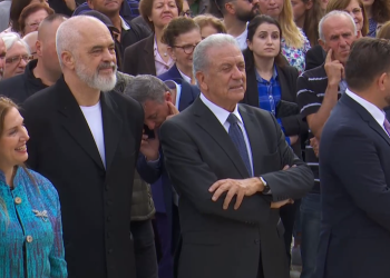 Rama në Dropull, e nis dhe e mbyll fjalën në greqisht (VIDEO)