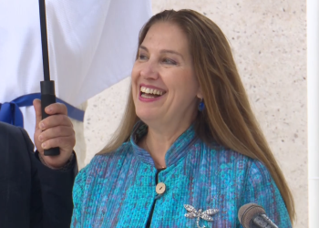 Kumbaro në Dropull: Dy flamujt dhe zemrat tona janë bashkë