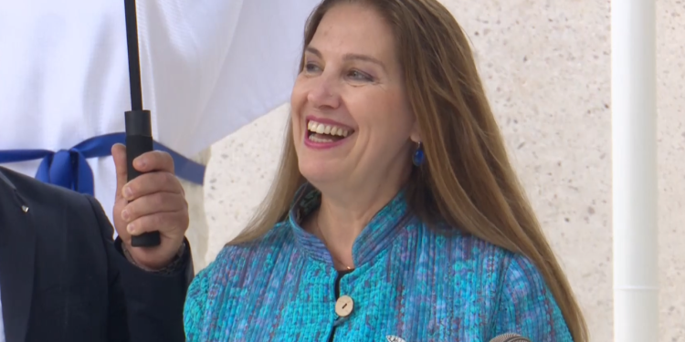 Kumbaro në Dropull: Dy flamujt dhe zemrat tona janë bashkë