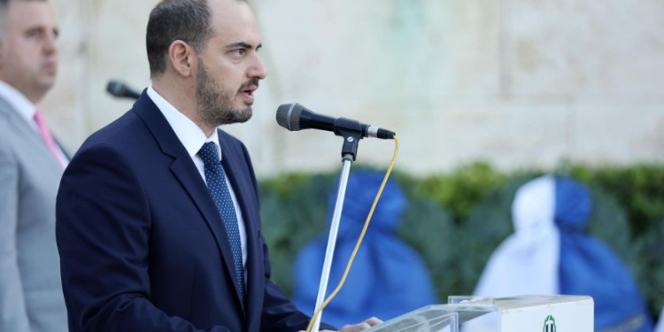 Zv.ministri i Jashtëm grek në Këlcyrë: Beleri të betohet dhe të marrë detyrën