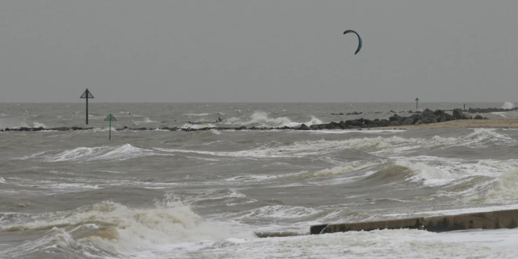 Jepet alarmi në Europë, po vjen stuhia Ciaran