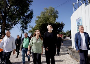 Rama ‘acarohet’ në Dhërmi: Këto lloj teneqesh duhen hequr, nuk ka jo po…