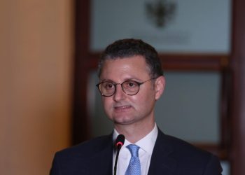 Paga mesatare 900 euro, qeveria miraton projekt-buxhetin për vitin 2024