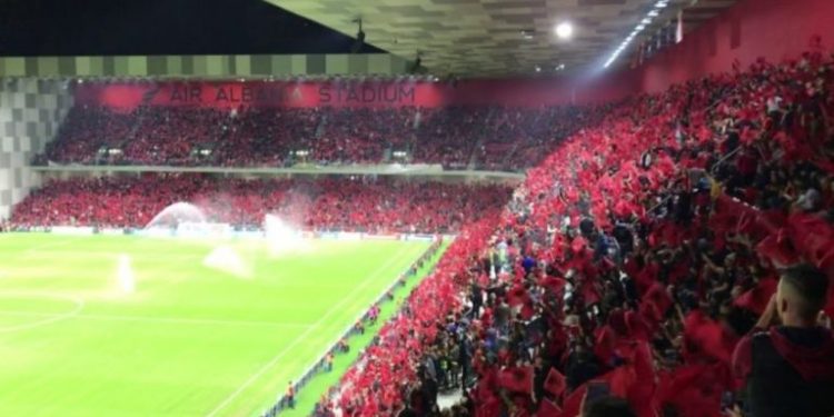 Çmimi stratosferik i biletave në të zezë ndez debatin Romeo Veshaj- Ilda Bejleri: Më duket budallallëk…