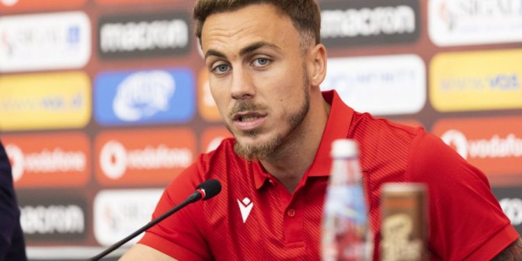 Seferi tregon çfarë i tha Silvinjos kur e përqafoi