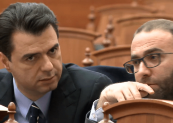 Estrada e opozitës /Lulzim Basha përjashton Gazmend Bardhin nga PD-ja e tij