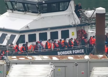 Britania me dorë të hekurt ndaj emigrantëve shqiptarë, trefishohen deportimet