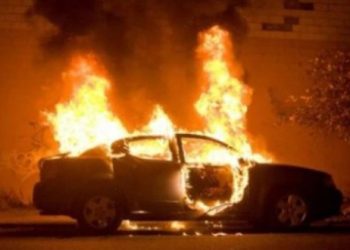 Merr flakë BMW-ja në rrugën Fier-Patos, 2 persona të lënduar