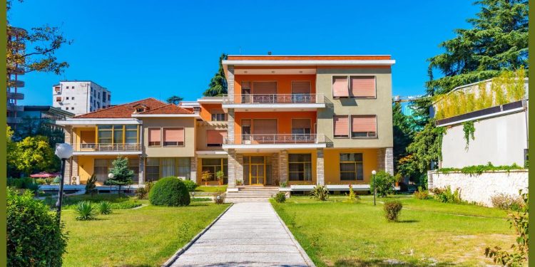 Vendimi/ Qeveria ndryshon destinacionin për vilën e Enverit në Tiranë