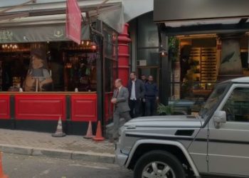 Policia në shtëpinë e Sali Berishës