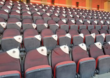 Dekori i veçantë, një qeleshe në çdo stol të Air Albania (FOTO)