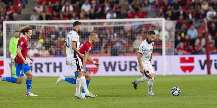 FSHF nxjerr në shitje 1139 bileta në tribunën e tifozëve çekë