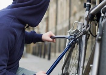 Kapet “skifteri” i biçikletës në Gjirokastër