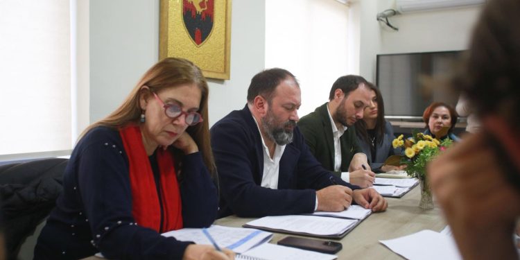 Dialogu Vendor, Kumbaro e Mazniku nisin takimet në bashkitë e qarkut Gjirokastër