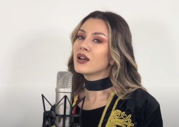 Artistja rumune këndon shqip hitin “Mora fjalë” (VIDEO)