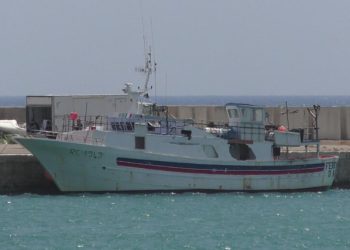 Tërhoqën pa leje një veliere të sekuestruar nga policia, 5 të arrestuar në Sarandë