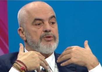 Kampet e refugjatëve, Rama: Më vjen të vjellë kur flasin për shkatërrim race