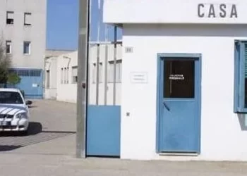 Si nëpër filma, çifti shqiptar arratiset nga burgu italian