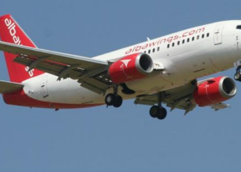 E frikshme/ Avioni i nisur nga Tirana bën ulje emergjente në Bari. Ja çfarë ndodhi