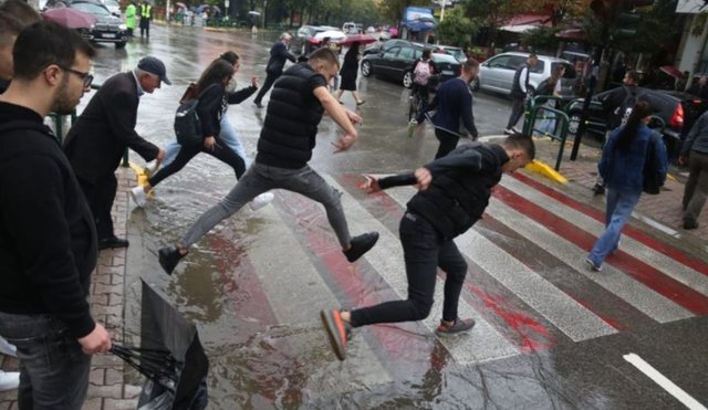 Ekspertja jep alarmin: Shqipëria do preket më shpesh nga stuhitë! Ja si pritet të jetë muaji dhjetor