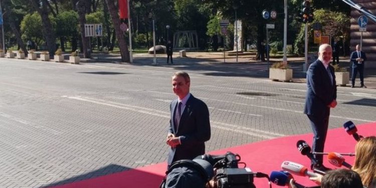 Euractiv: Greqia vendos bllokadën e parë ndaj integrimit të Shqipërisë